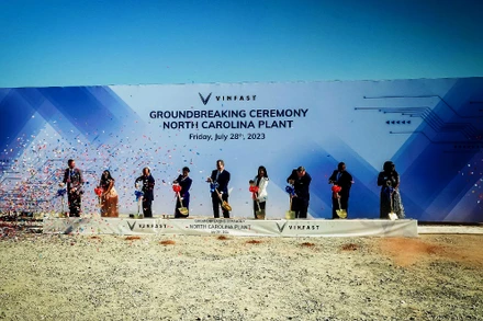 Nghi thức khởi công dự án nhà máy sản xuất xe điện tại Bắc Carolina, Mỹ.