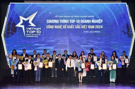 Lễ công bố và vinh danh Top 10 Doanh nghiệp Công nghệ số xuất sắc Việt Nam 2024.