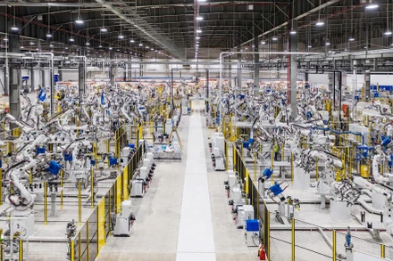 Dây chuyền sản xuất của VinFast với 90% được tự động hóa.