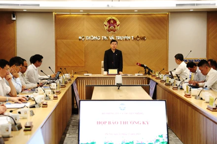 Toàn cảnh cuộc họp báo tháng 11 của Bộ Thông tin và Truyền thông.