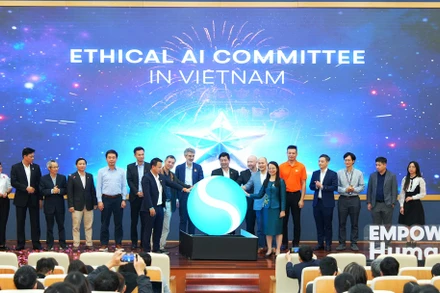 Giáo sư Yoshua Bengio chứng kiến lễ ra mắt Ủy ban Đạo đức trí tuệ nhân tạo của Việt Nam.