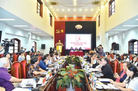 Toàn cảnh Tọa đàm khoa học “Thế giới Nhạc, Họa, Thơ của Văn Cao” tại Báo Nhân Dân.