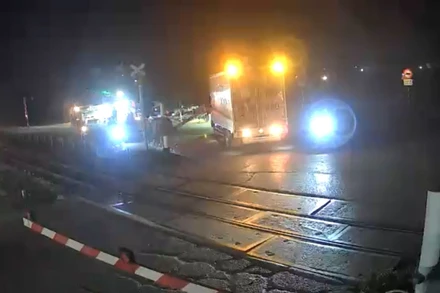 Hiện nay, vi phạm Luật Trật tự, an toàn giao thông đường bộ và Luật Đường sắt có chiều hướng gia tăng. Đặc biệt là tình trạng vi phạm qua các đường ngang cảnh báo tự động có cần chắn tự động.