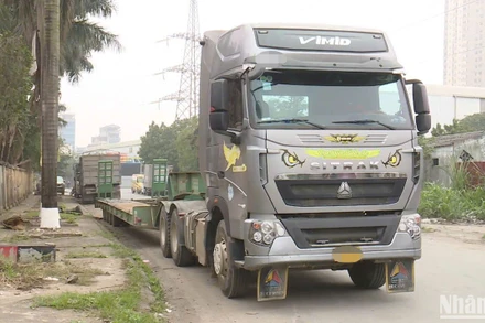 Thời gian qua, nhiều phương tiện xe đầu kéo, sơ mi rơ moóc của các doanh nghiệp vận tải gặp khó khăn trong việc kiểm định. (Ảnh minh họa)