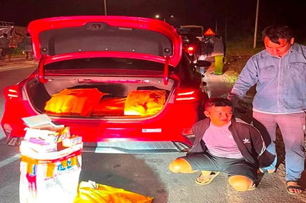 Đối tượng Lê Văn Kiệt cùng tang vật bị bắt quả tang khi đang vận chuyển 160kg pháo nổ.