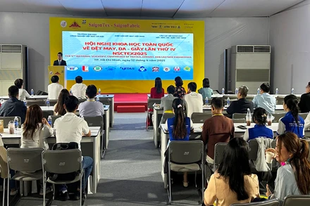 Quang cảnh hội nghị