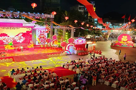 Đêm hội Nguyên tiêu năm Giáp Thìn 2024 tại quận 5. (Ảnh: CTV)