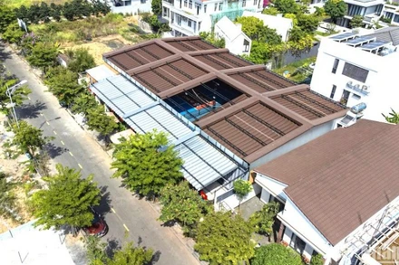 Sân thể thao pickleball trên đường Giáng Hương 3 tại Khu đô thị Euro Village 2 (phường Hòa Xuân, quận Cẩm Lệ, thành phố Đà Nẵng) nhìn từ trên cao. (Ảnh: ĐÌNH TĂNG)