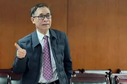 Phó Giáo sư, Tiến sĩ Phạm Văn Tình là chuyên gia hàng đầu trong lĩnh vực Ngôn ngữ học.