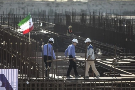 Công trường xây dựng giai đoạn 2 của Nhà máy điện hạt nhân Bushehr của Iran ở Bushehr, miền nam Iran, vào ngày 10/11/2019. (Ảnh: XINHUA)