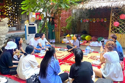 Sự kiện “Một trường trăng trong” dịp Tết Trung thu 2023 đã giới thiệu các làng nghề làm đồ chơi dân gian 