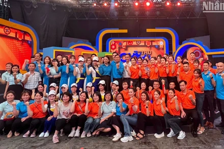 Tập thể người lao động Foster Bắc Ninh hứng khởi tại sân chơi "Giờ thứ 9" năm 2024.