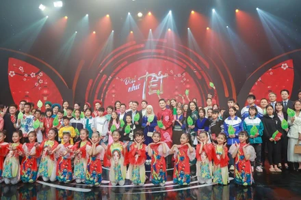 Gala "Cặp lá yêu thương 2024" đánh dấu năm thứ 9 lan tỏa yêu thương và sẻ chia tới các em nhỏ có hoàn cảnh đặc biệt trên cả nước. (Ảnh: Ban tổ chức cung cấp)