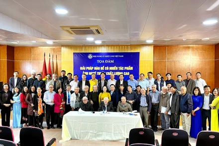 Các đại biểu dự tham dự tọa đàm 