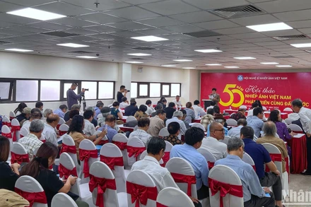 Toàn cảnh các đại biểu dự hội thảo.