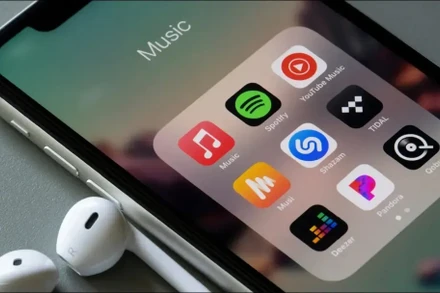 Âm nhạc trực tuyến là một trong những ngành kinh tế sáng tạo phát triển nhanh chóng trên thế giới và tại Việt Nam. (Ảnh: Internet)