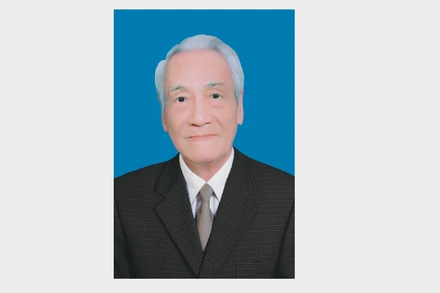 Nhà báo Trần Kiên