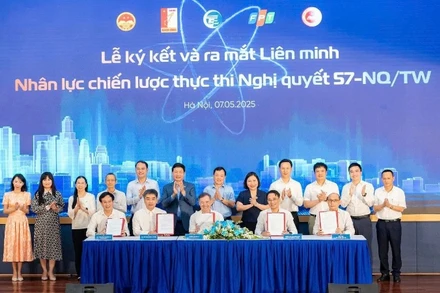 Ngày 7/5/2025, tại Hà Nội, Liên minh đào tạo nhằm xây dựng lực lượng nhân sự chiến lược cho việc triển khai Nghị quyết số 57-NQ/TW của Bộ Chính trị chính thức được thành lập. (Ảnh: BTC)