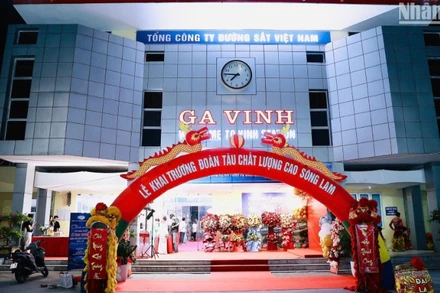 Đoàn tàu chất lượng cao tuyến Hà Nội-Vinh và ngược lại chính thức hoạt động từ chiều ngày 22/4. (Ảnh: Tổng công ty Đường sắt Việt Nam) 