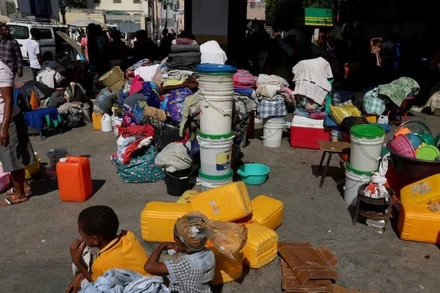 Người dân Haiti phải rời nhà tìm nơi trú ẩn an toàn do nạn bạo lực gia tăng.