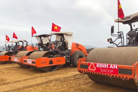 Tập đoàn Định An thi công dự án đường bộ cao tốc bắc-nam phía đông, đoạn Quốc lộ 45-Nghi Sơn.