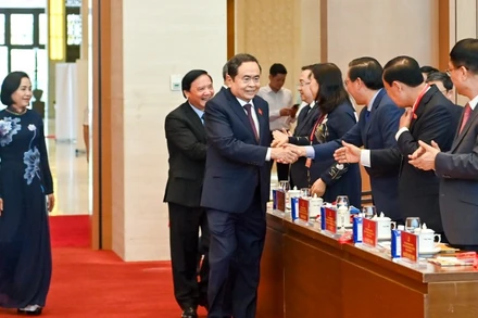 Chủ tịch Quốc hội Trần Thanh Mẫn với các đại biểu dự Đại hội. (Ảnh: DUY LINH)