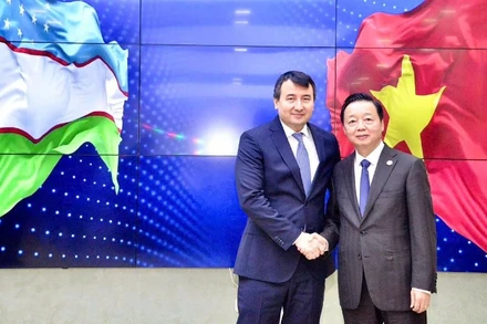 Phó Thủ tướng Chính phủ Trần Hồng Hà và Phó Thủ tướng Uzbekistan Jamshid Khodjaev.