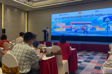 Hội thảo có sự tham dự của đại diện bộ, ban, ngành Trung ương và đại diện các Sở Giao thông vận tải trên cả nước.