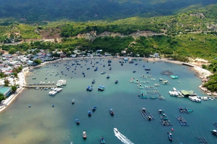 "Du lịch Vĩnh Hy" là dẫn đầu xu hướng tìm kiếm các điểm đến nội địa năm 2024 trên Google. (Ảnh: TTXVN)