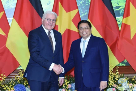 Thủ tướng Phạm Minh Chính đón Tổng thống Cộng hòa Liên bang Đức Frank-Walter Steinmeier.