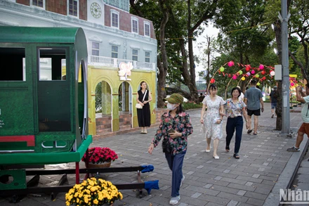 Các không gian trưng bày tại Festival Thu Hà Nội năm 2024 được chuẩn bị kỹ lưỡng, thu hút nhiều người dân check-in. (Ảnh: SƠN TÙNG)