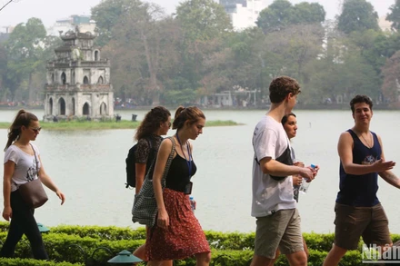 Từ ngày 1/3-31/12/2025, du khách Ba Lan, Séc và Thụy Sĩ đến Việt Nam sẽ được miễn thị thực nếu đi theo tour du lịch. (Ảnh: THÀNH ĐẠT)