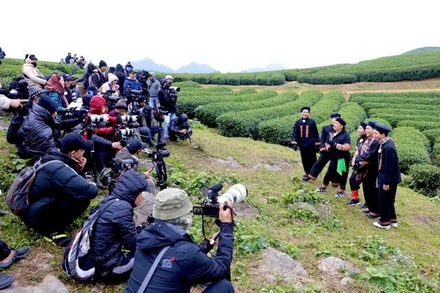 Đội ngũ sản xuất chương trình truyền hình thực tế "2 ngày 1 đêm".