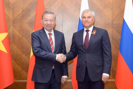 Tổng Bí thư Tô Lâm và Chủ tịch Duma Quốc gia (Hạ viện) Liên bang Nga Vyacheslav Volodin. (Ảnh: TTXVN)