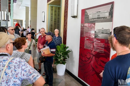 Tour văn hóa, lịch sử hấp dẫn nhiều khách quốc tế khi đến Thành phố Hồ Chí Minh. (Ảnh: THÀNH ĐẠT)