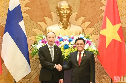 Chủ tịch Quốc hội Vương Đình Huệ và Chủ tịch Quốc hội Phần Lan Jussi Halla-aho tại buổi hội đàm. Ảnh: DUY LINH