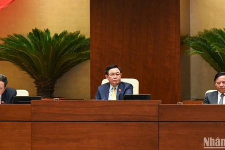 Chủ tịch Quốc hội Vương Đình Huệ và các Phó Chủ tịch Quốc hội dự Hội nghị. Ảnh: DUY LINH