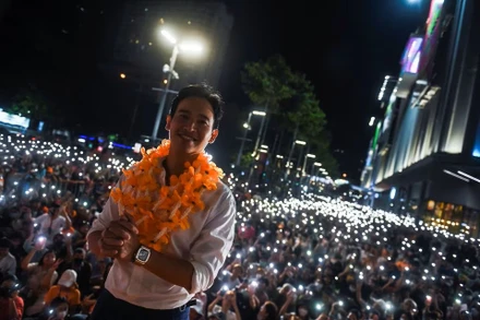 Ứng cử viên Thủ tướng Pita Limjaroenrat của MFP, đảng hiện đang dẫn đầu trong cuộc bầu cử. (Ảnh: Reuters)