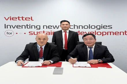Viettel ký kết thỏa thuận hợp tác với InsureMO.