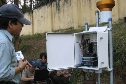 Trạm quan trắc theo thời gian thực thiên tai trượt-lở tại đồi Ông Tượng, thành phố Hòa Bình, tỉnh Hòa Bình. 