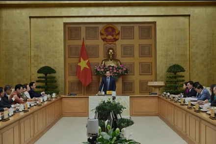 Đồng chí Lê Minh Khái, Bí thư Trung ương Đảng, Phó Thủ tướng Chính phủ chủ trì cuộc gặp mặt.