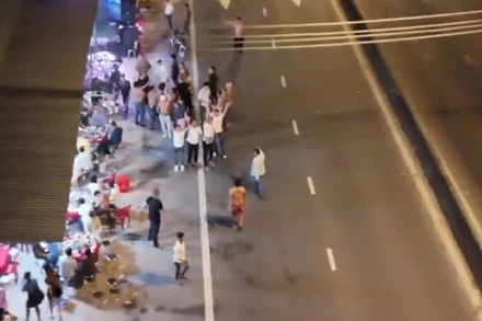 Hiện trường vụ đốt pháo hoa, nhảy múa trên Quốc lộ 1.