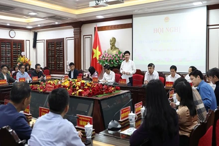 Các đại biểu dự hội nghị.