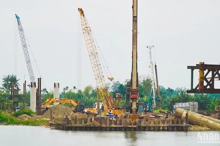 Tỉnh Quảng Ngãi nỗ lực đẩy nhanh thi công dự án trọng điểm đường Hoàng Sa-Dốc Sỏi.