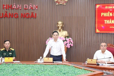 Chủ tịch Ủy ban nhân dân tỉnh Quảng Ngãi Nguyễn Hoàng Giang phát biểu tại phiên họp.