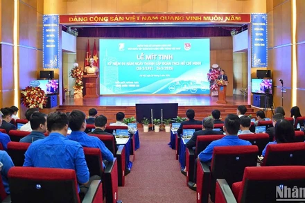 Toàn cảnh lễ mít-tinh.