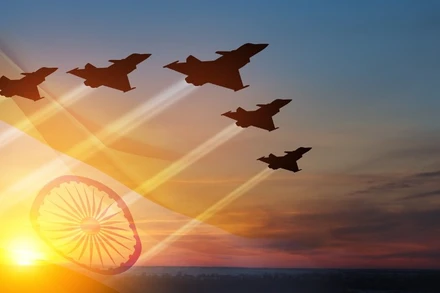 [Video] Ấn Độ - Pakistan đối đầu trên không, hơn 120 tiêm kích tham chiến