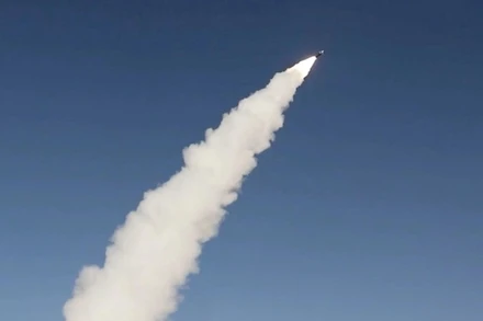 [Video] Houthi phóng tên lửa siêu vượt âm tấn công Israel