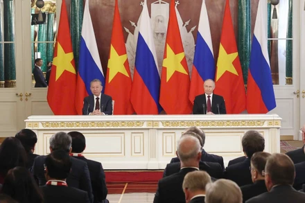 Tổng Bí thư Tô Lâm và Tổng thống LB Nga Vladimir Putin phát biểu với báo chí. Ảnh: Thống Nhất - TTXVN