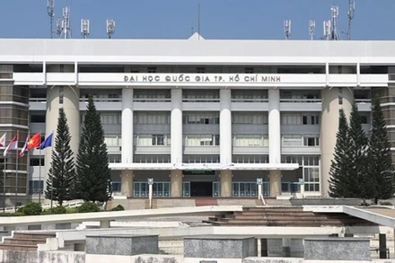 Trạm Y tế Trung tâm Quản lý ký túc xá Đại học Quốc gia Thành phố Hồ Chí Minh đã tiếp nhận 19 trường hợp sinh viên có các triệu chứng mệt, đau bụng, nôn ói, đi tiêu lỏng sau khi ăn tối tại nhà ăn của trường.